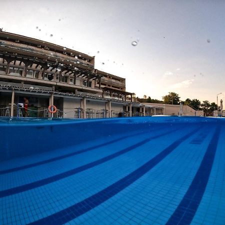 Plotini Hotel Dhidhimotikhon Bagian luar foto